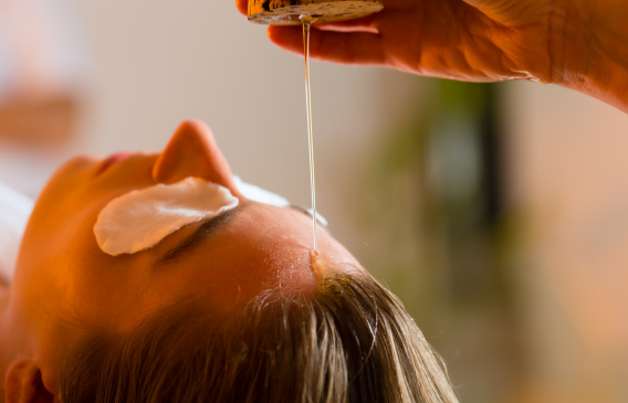 El aceite de oliva virgen extra: un remedio excepcional para cuidar piel y cabello